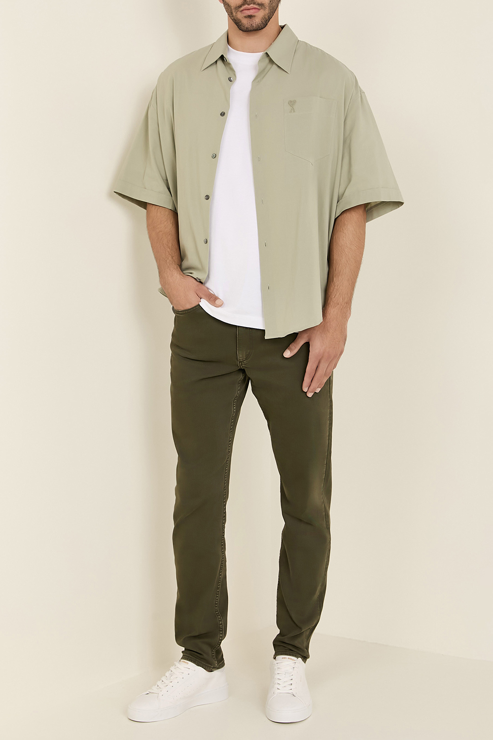 תמונת כל הלוק של מכנסי ג'ינס RAG & BONE